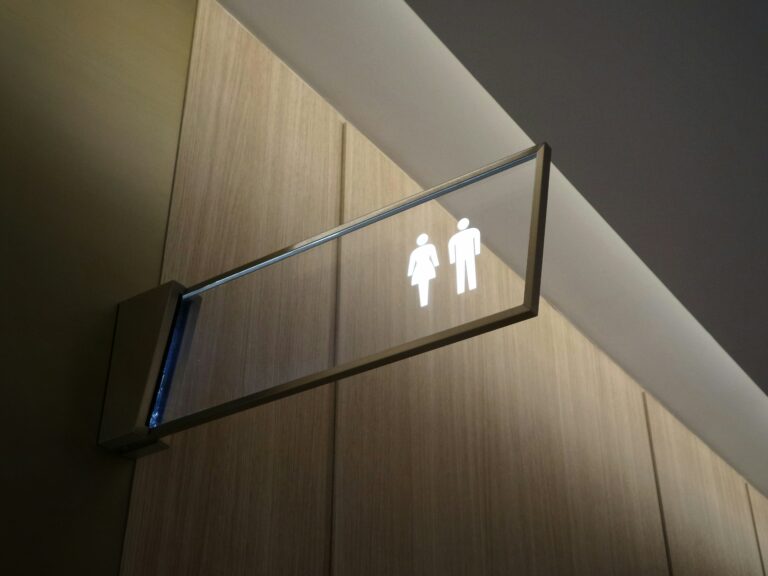 Restroom for urinary incontinence